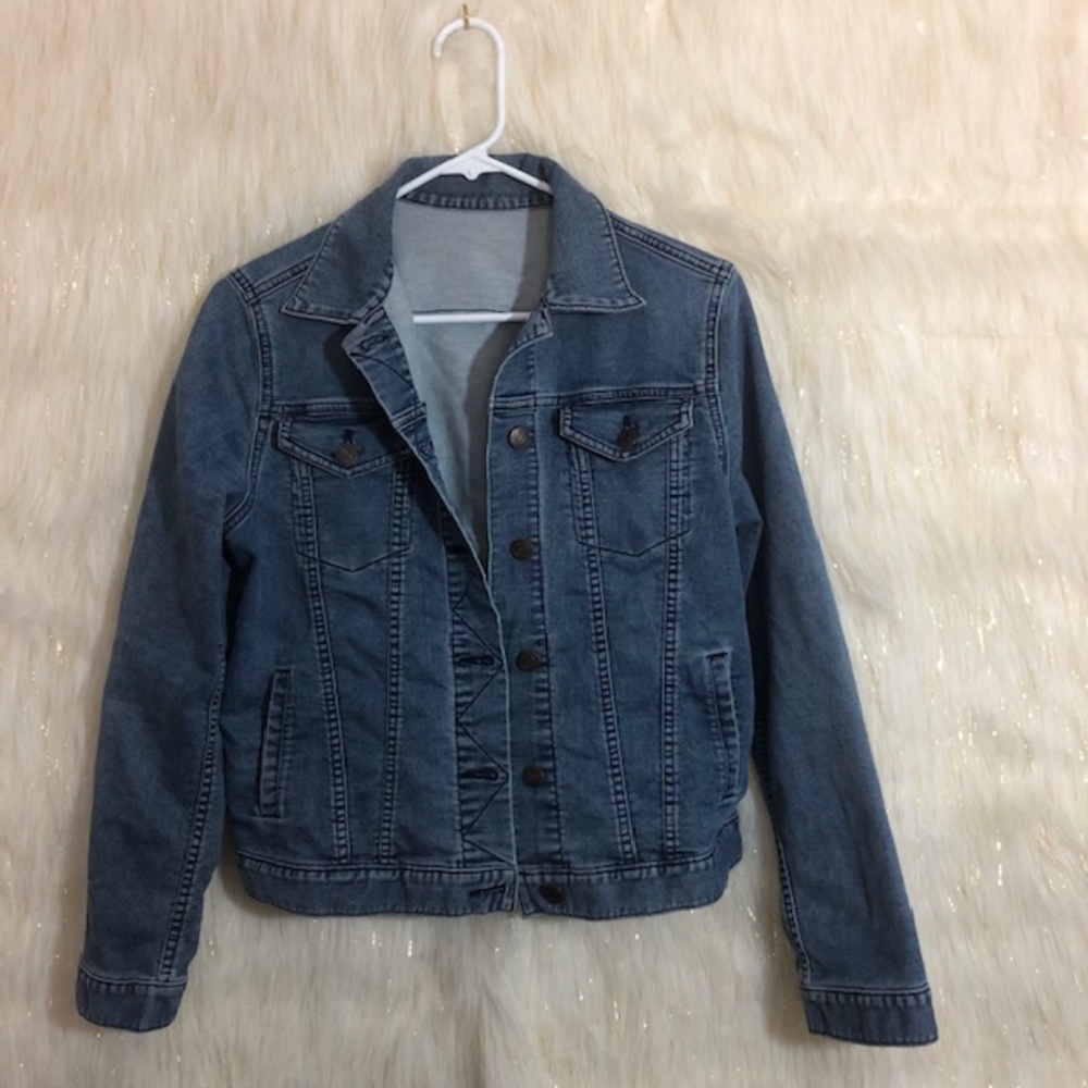 GAP DENIM JACKET - Size Med